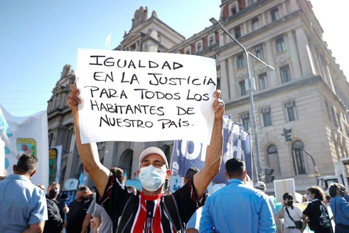PÁGINA 9 MARCHA EN TRIBUNALES