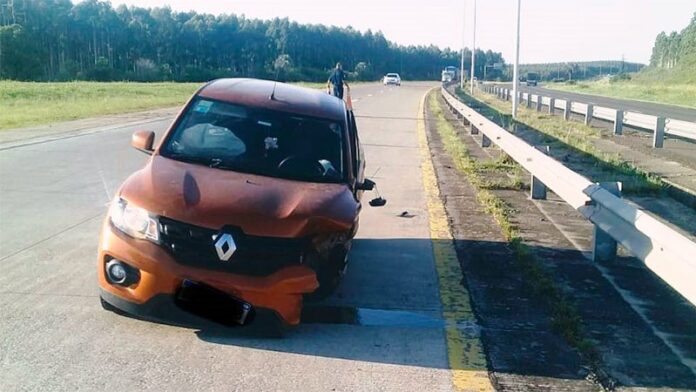 Pagina 7 17 de febrero 2022 Despistó y chocó contra un guardarrail