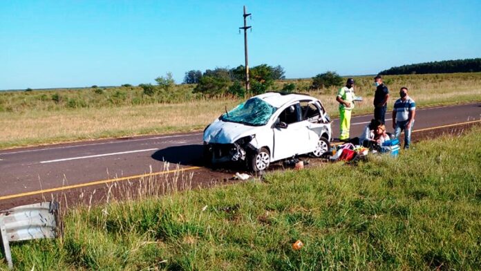 Pagina 7 24 DE FEBRERO 2022 Destrozó su auto al volcar en ruta 14