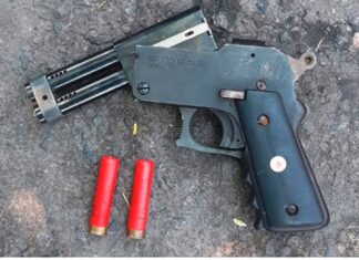 Entregó un arma tras incidente vial