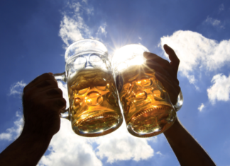 Se realiza la Feria de la Cerveza Artesanal en el Multieventos