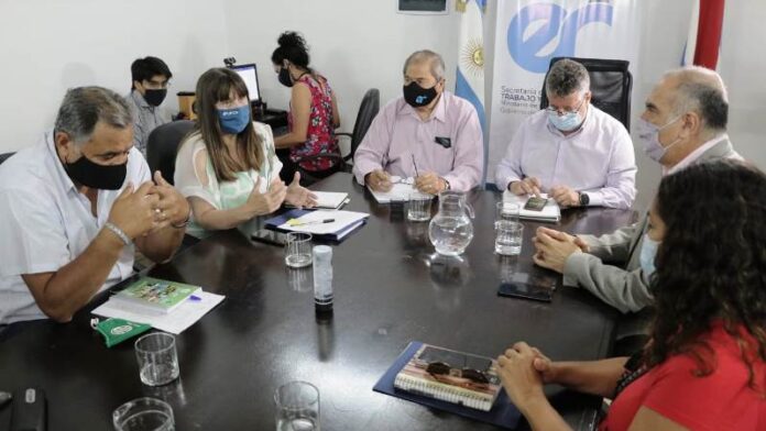 p2 - Este viernes la provincia recibe a los gremios estatales