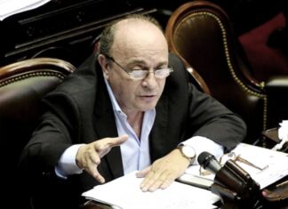 Moreau le respondió a Macri y lo acusó de liderar el espionaje y persecución más grande de la historia