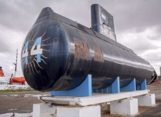 Estudiantes de la UTN restaurarán una réplica del ARA San Juan