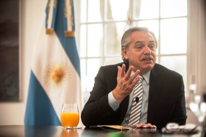 p8 - Fernández habló desde España sobre la actualidad