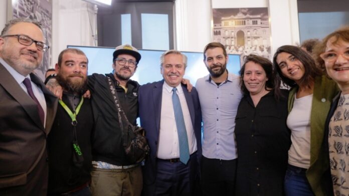 p8 - Fernández promulgó la Ley de Cannabis medicinal