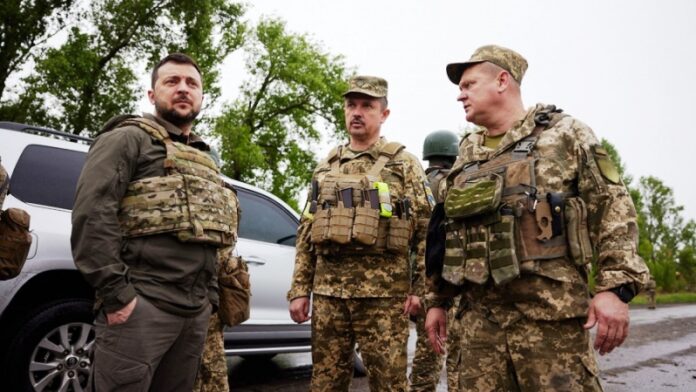 p9 - Zelenski visitó el este de Ucrania por primera vez