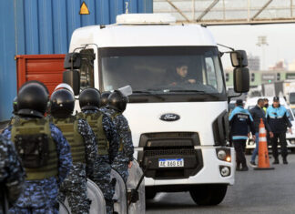 Transportistas protestan en el Obelisco en reclamo de gasoil y aumento de tarifas