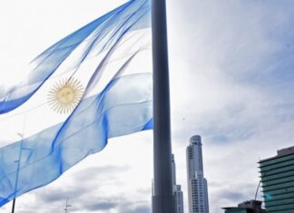 El Día de la Bandera se celebrará con actos oficiales y festejos populares en todo el país