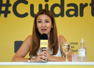 Acuña advirtió que sancionarán a docentes que utilicen el lenguaje inclusivo