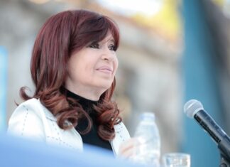 Cristina Fernández de Kirchner participa de un plenario de la CTA en Avellaneda