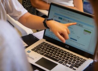 Este lunes comienza el cronograma de pagos a becas de todos los niveles