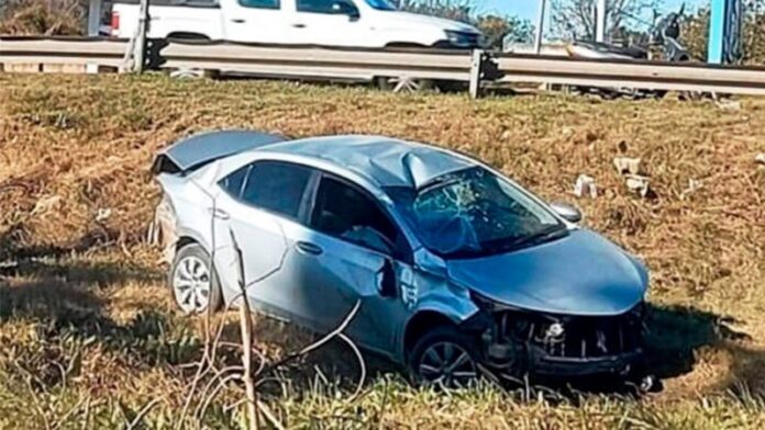 Pagina 7 12 de junio 2022 Se habría dormido al volante y despistó en una rotonda