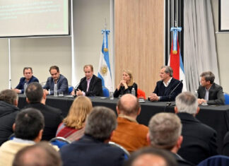 Bordet firmó convenios con el Gobierno Nacional