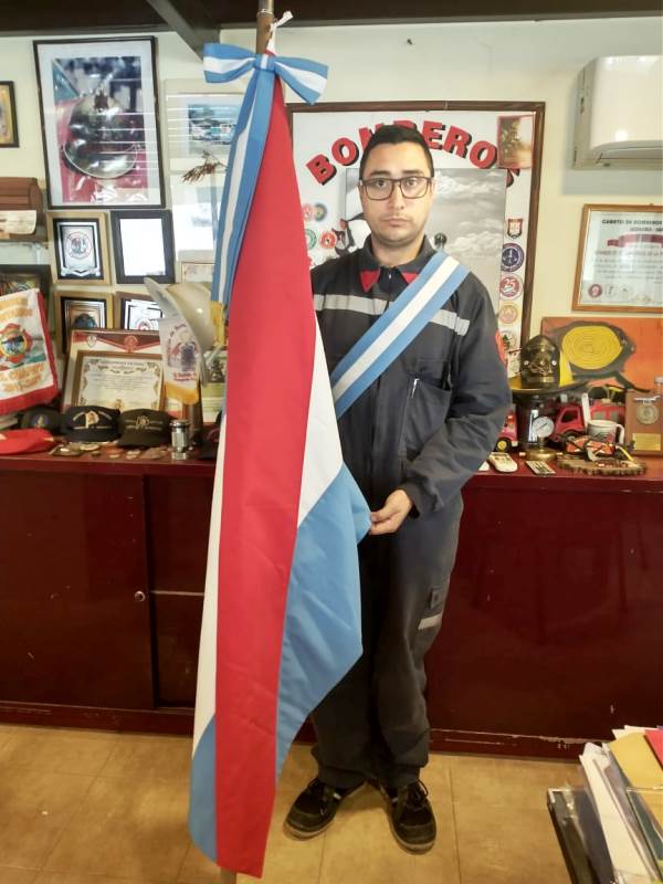 p5 bomberos - donación de bandera3