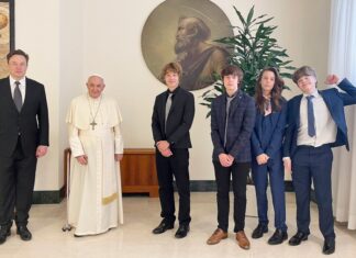 Francisco recibió a Elon Musk