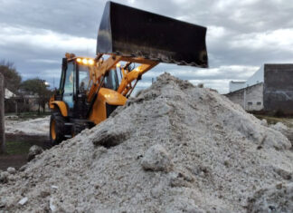 El gobierno entrerriano asiste a la localidad de Viale tras la abundante caída de granizo