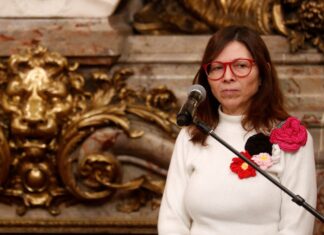 Pagar con billete el dólar tarjeta: ¿Cómo funciona “el torniquete” en el que piensa Silvina Batakis?