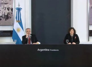 Alberto Fernández promulgó las leyes de VIH y Oncopediatría junto a Carla Vizzotti