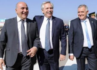 Fernández denunció una embestida devaluatoria