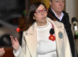 Batakis postergó la reunión con el Club de París