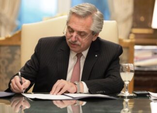 Fernández promulgó la Ley de Alivio Fiscal