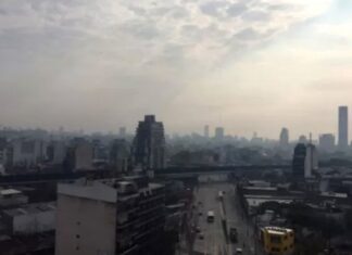 El humo por incendios del Delta del Paraná afecta al AMBA, Entre Ríos y Santa Fe
