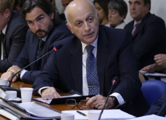 Para Casals, Fernández “perturba la Justicia”