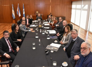 Se reunieron referentes de los tres poderes