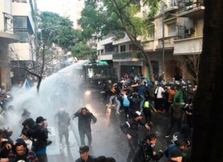 Repudiaron la represión de la Policía porteña