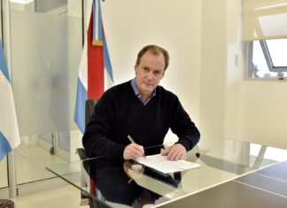 Bordet solicitó la colaboración de las Fuerzas Armadas para combatir los incendios en islas