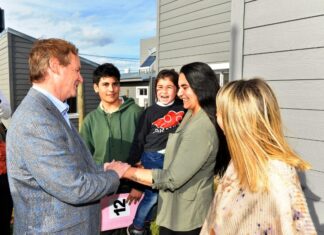 El IAPV entregó las primeras viviendas de madera