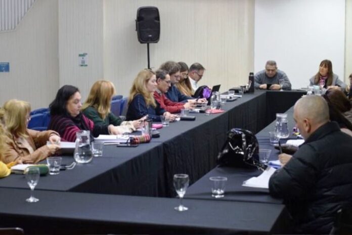 p5 - La provincia y los gremios avanzan en los acuerdos