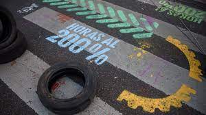 Seguirán las negociaciones por el conflicto de los neumáticos