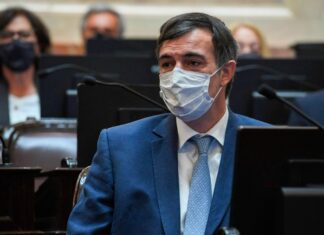 Esteban Bullrich fue internado por una dificultad respiratoria