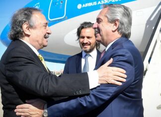 Con sueldos de hasta US$23 mil: Los embajadores argentinos cobran el doble que sus pares de países vecinos