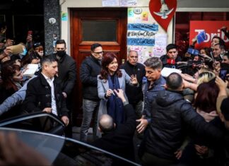 La tensión por la posible suspensión de las PASO y el juicio de Cristina diluye el diálogo con la oposición