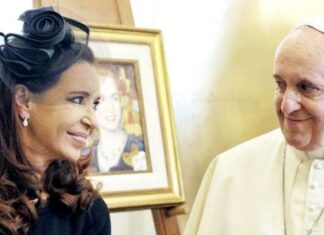 Francisco habló con Cristina y le expresó su «solidaridad y cercanía»