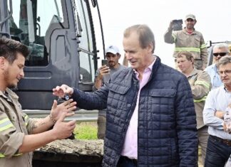 Bordet y Bahillo inauguraron obras y entregaron equipos