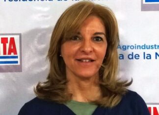Una ingeniera pidió que su perra salchicha sea reconocida como integrante no humana de su familia