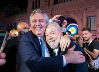 El Presidente viaja a Brasil para felicitar a Lula por su triunfo