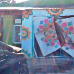 Pagina 6 Incrustó su auto en el frente de una casa