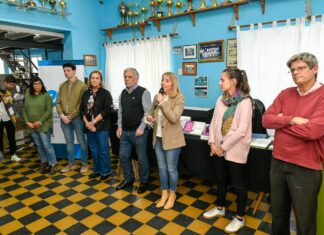 Victoria: Entregaron tablets y aportes a instituciones de la sociedad civil