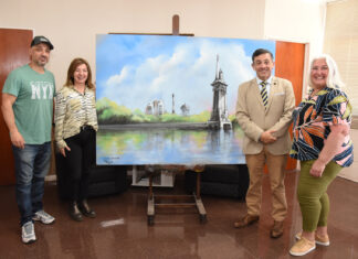 Entregaron cuadro de artistas locales pintado durante la Expo Concepción 2022