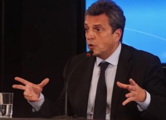 Massa se reunirá con Juan Zabaleta para definir cómo pagar el «bono de fin de año para indigentes»