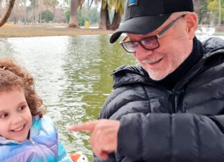 Pequeña compuso una canción sobre los humedales y la canta junto a León Gieco