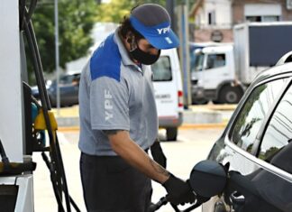 YPF subió un 4% los precios de sus combustibles
