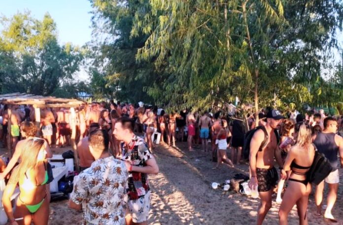 p5 - Victoria desautorizó la fiesta en la isla