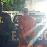 pagina 7 Golpeó de un codazo a un policía y escapó