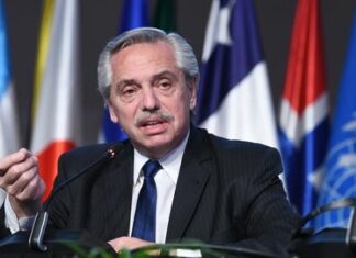 Tras sufrir un episodio de hipotensión: Alberto Fernández retoma su actividad en Bali